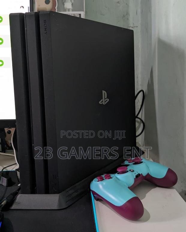 Ps4 Pro, Chipped,21 Games
