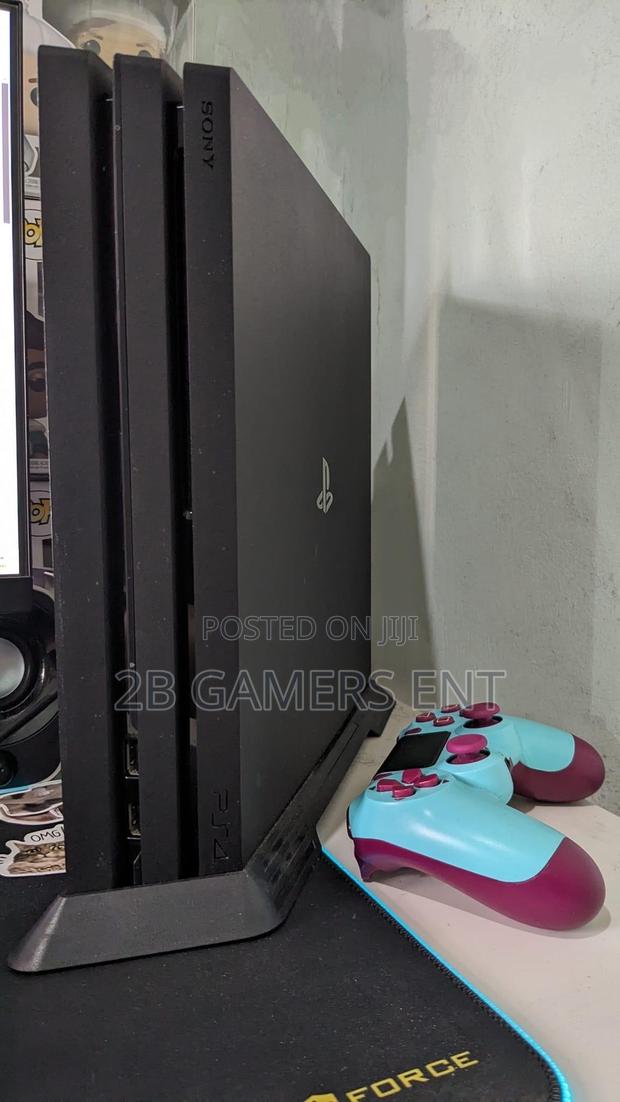 Ps4 Pro, Chipped,21 Games - thumbnail 3