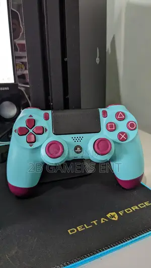 Ps4 Pro, Chipped,21 Games