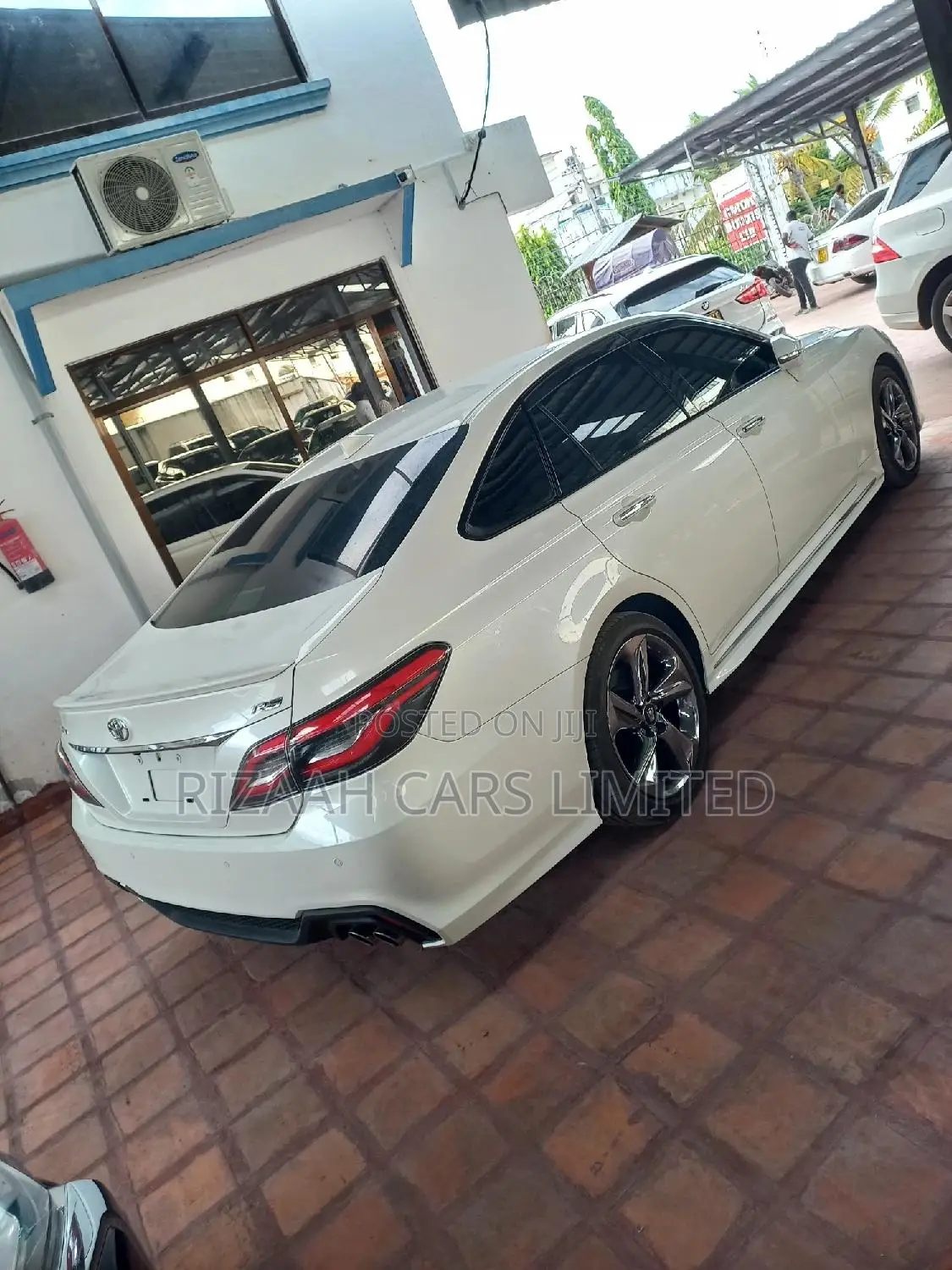 Toyota Crown 2019 White