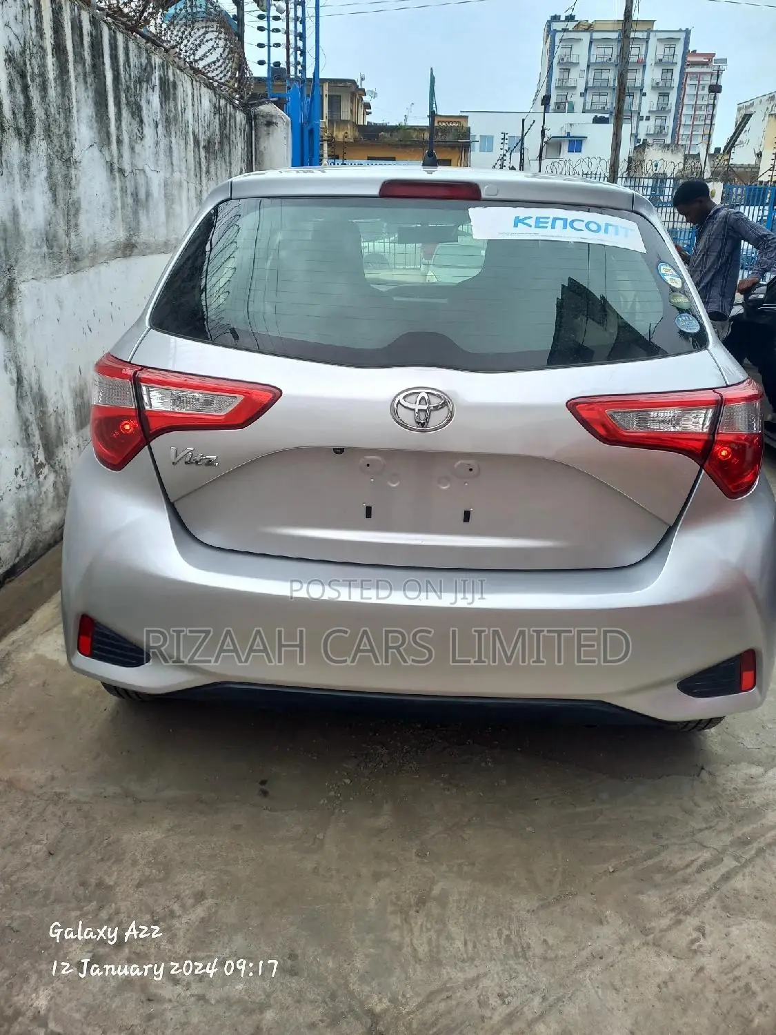 Toyota Vitz 2017 Silver