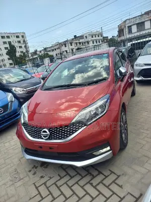 Nissan Note 2017 Red