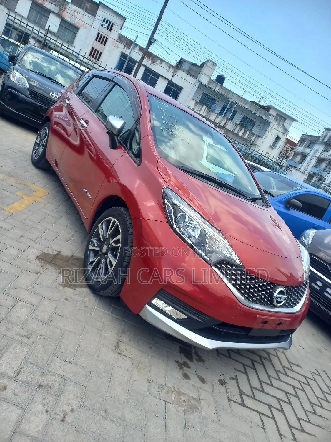 Nissan Note 2017 Red