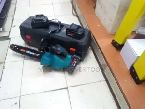 12" Rechargeable/Cordless Chainsaw