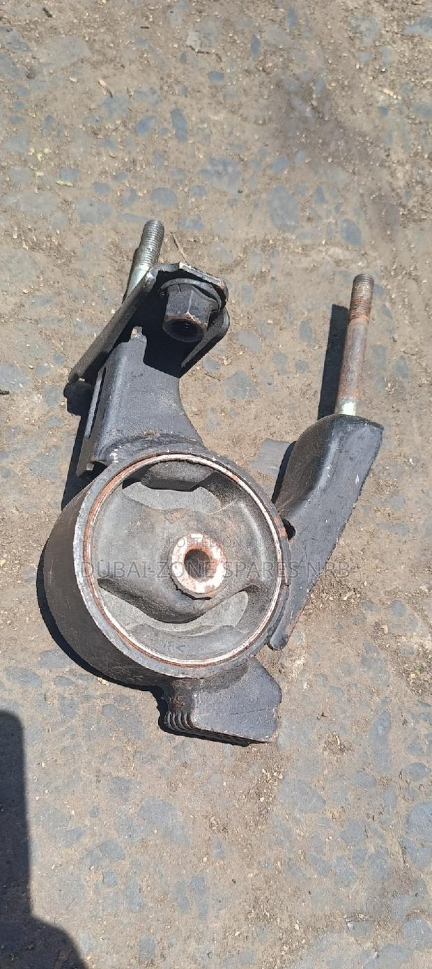 Belta, Vitz, Ractis, Axio,Axio, Runx, Alex Gearbox Mount.
