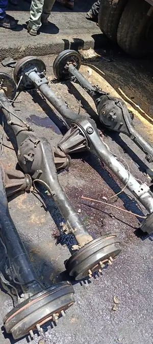 Toyota Hiace Axles,Drums,Tubes Available.