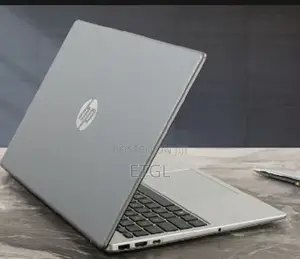 New Laptop HP 250 G10 8GB Intel Core i7 SSD 512GB