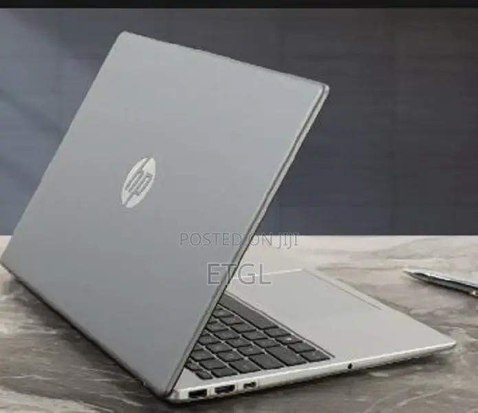 New Laptop HP 250 G10 8GB Intel Core i7 SSD 512GB