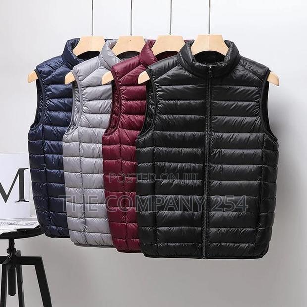 Quality Branding and Printing Puffed Half Jackets - thumbnail 4