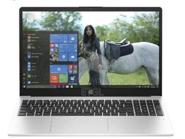 New Laptop HP 250 G10 8GB Intel Core i7 SSD 512GB