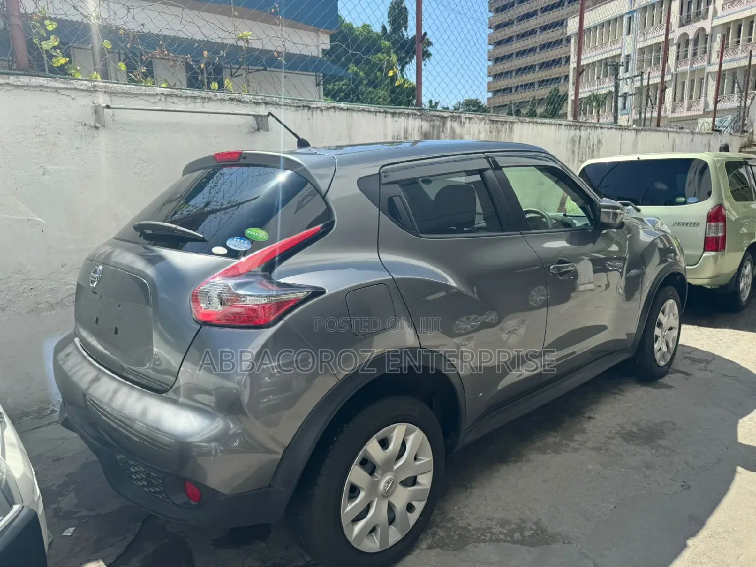 Nissan Juke S AWD 2016 Gray