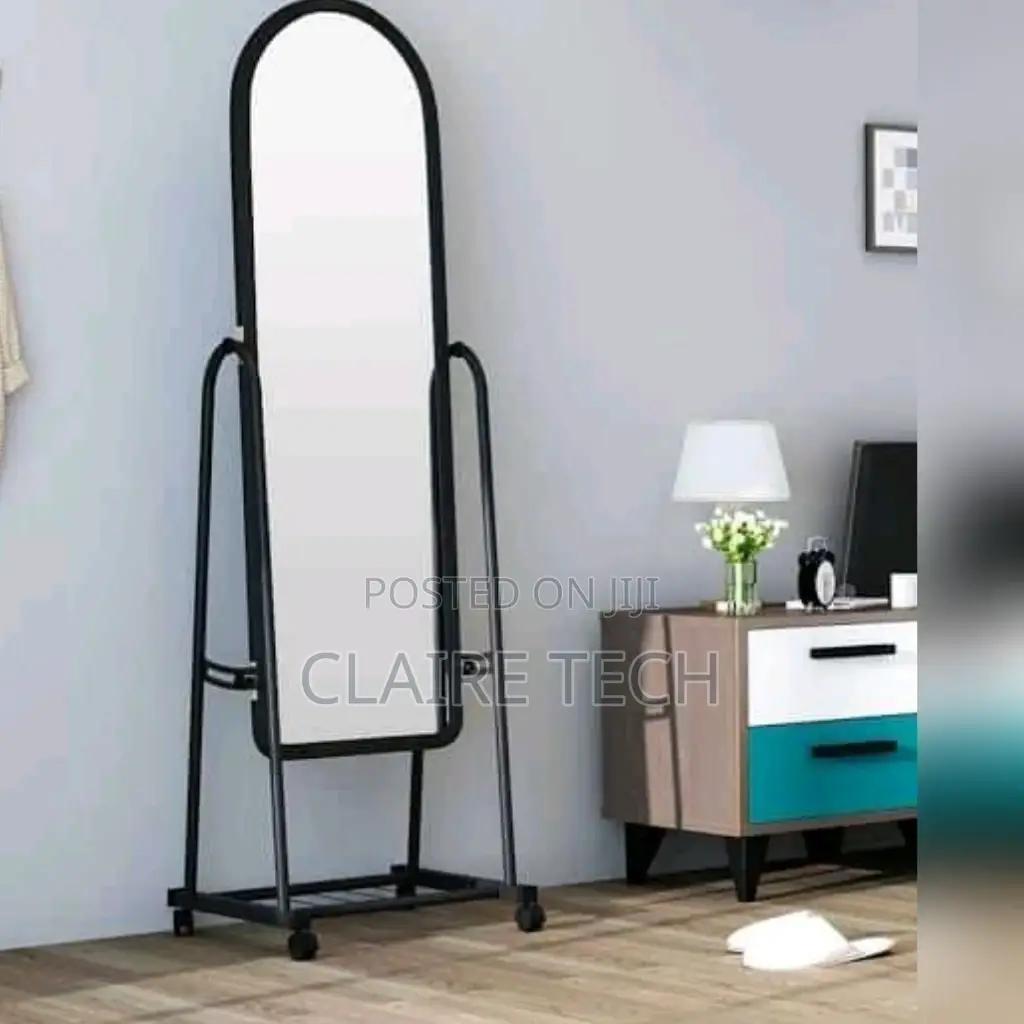 New Dressing Mirror With Wheels 
