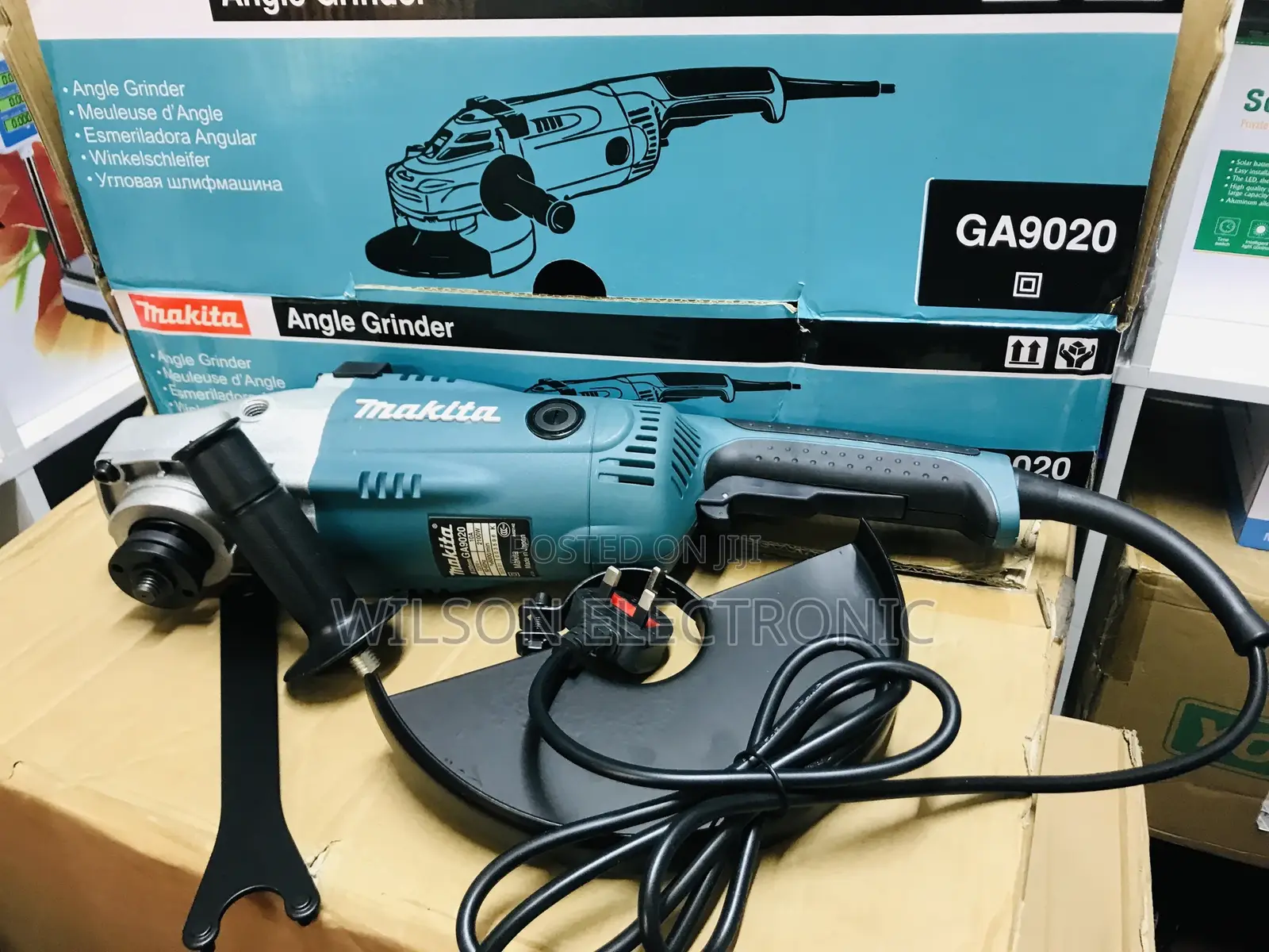 Makita Angle Grinder 9. GA9020