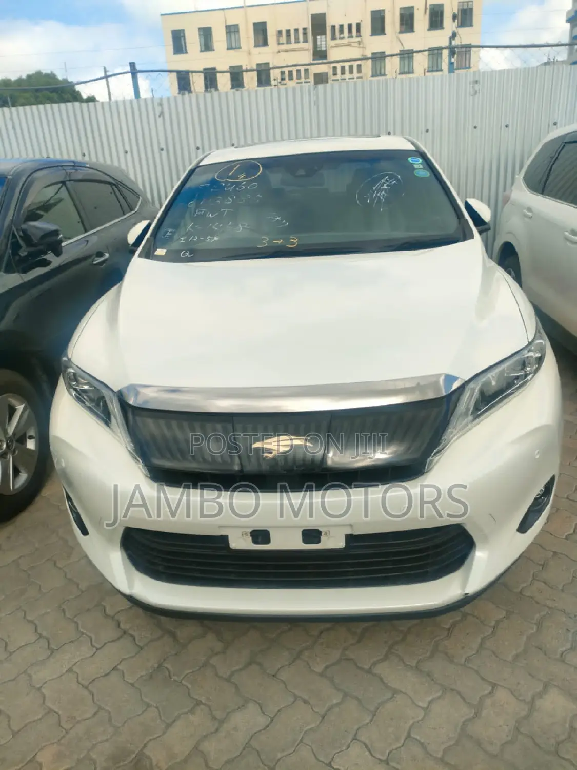 Toyota Harrier 2.0 2017 White