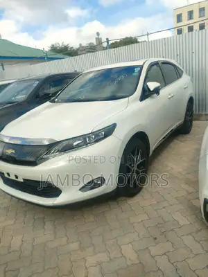 Toyota Harrier 2.0 2017 White