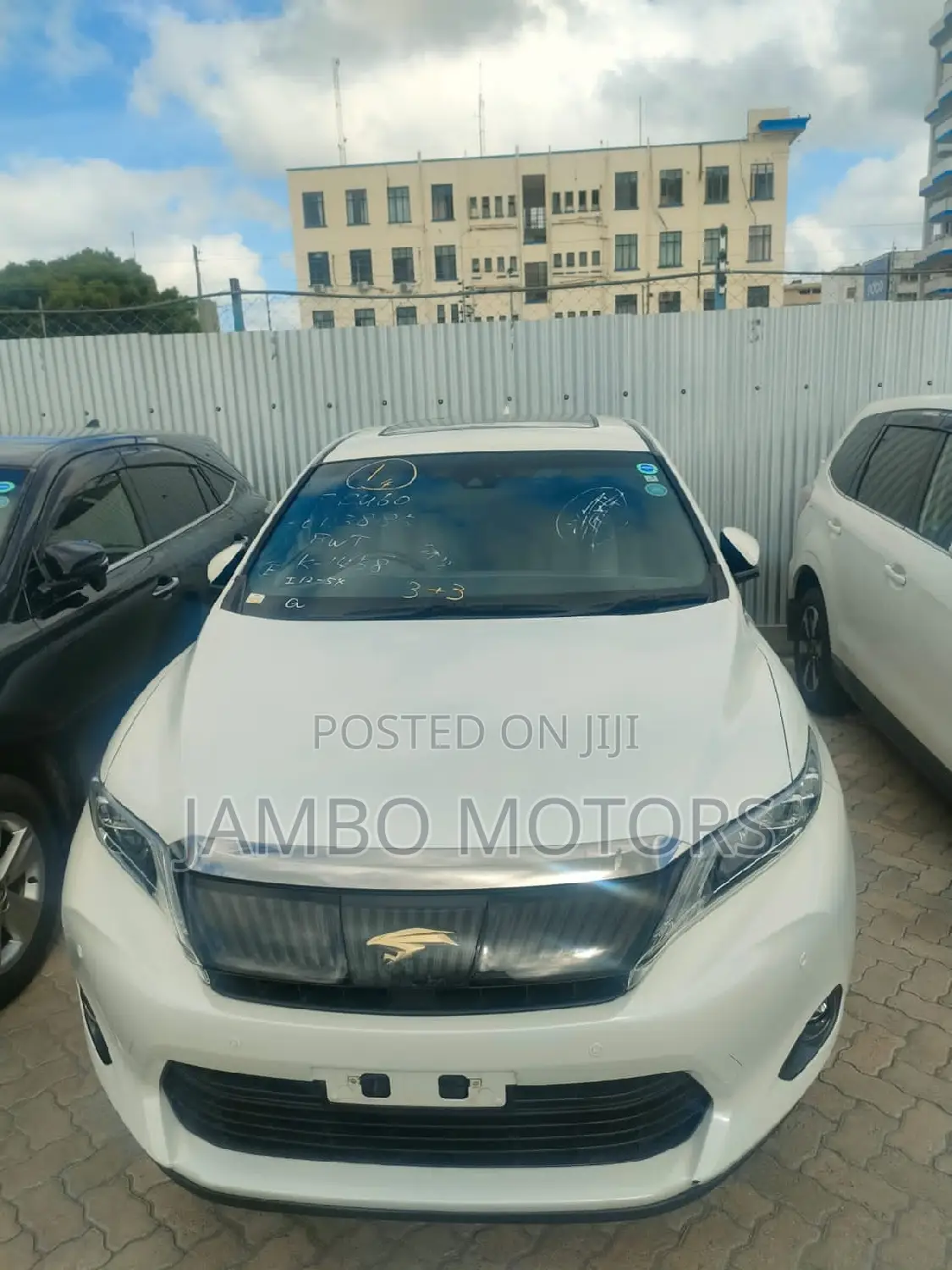 Toyota Harrier 2.0 2017 White