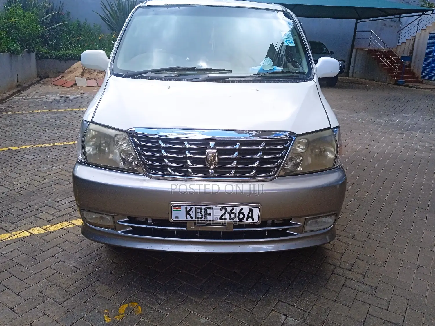 Toyota Grand HiAce 2001 White