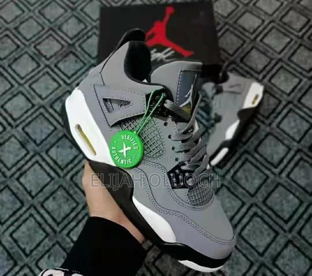 Original Jordan 4 Sneakers - thumbnail 3