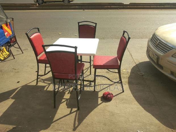 Hotel Table Set - main view