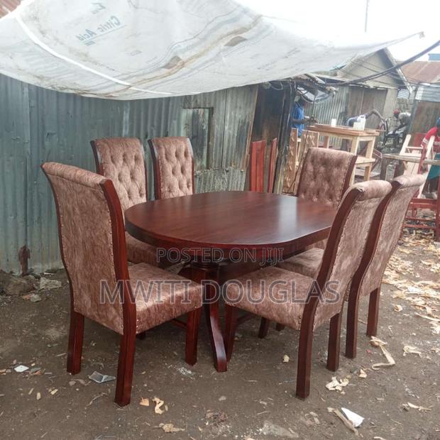 Oval 6 Seater Dinning Table