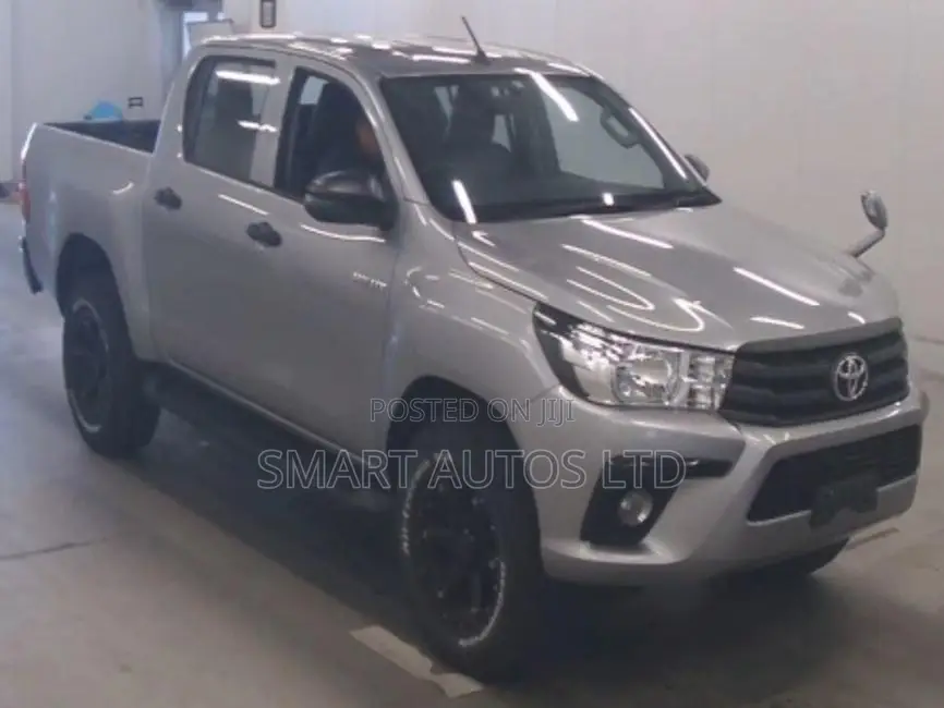 Toyota Hilux 2018 Silver