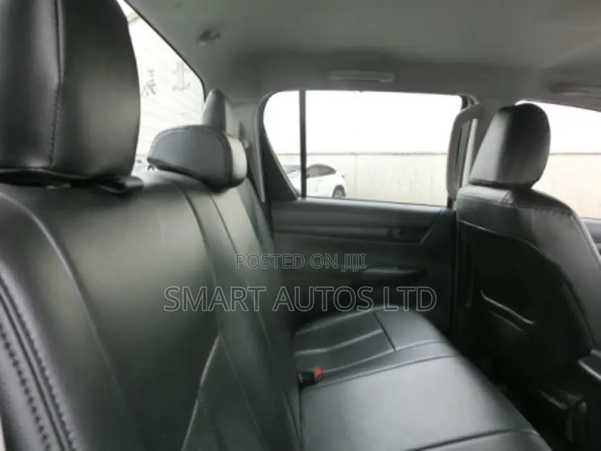 Toyota Hilux 2018 Silver