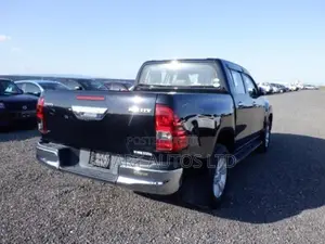 Toyota Hilux 2018 Black
