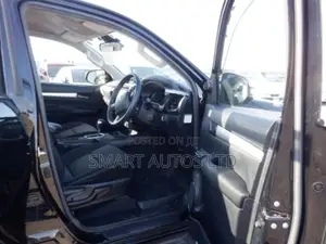 Toyota Hilux 2018 Black