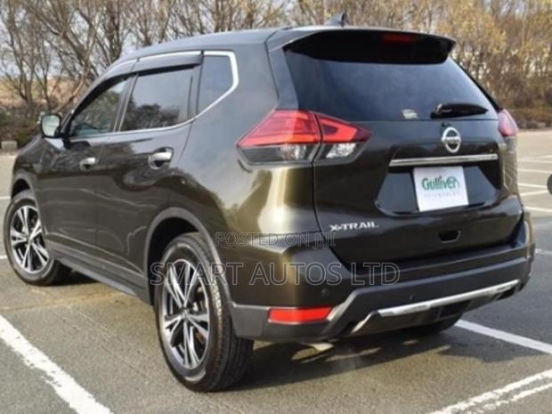 Nissan X-Trail 2017 Green - thumbnail 2