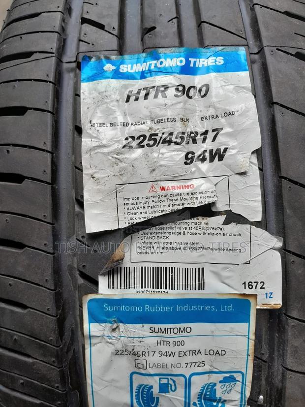 225/45r17 Sumitomo Made in Japan - main view