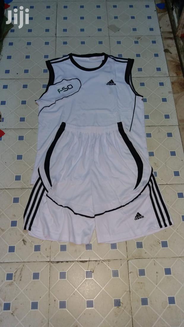F50 Volleyball Kits - thumbnail 3