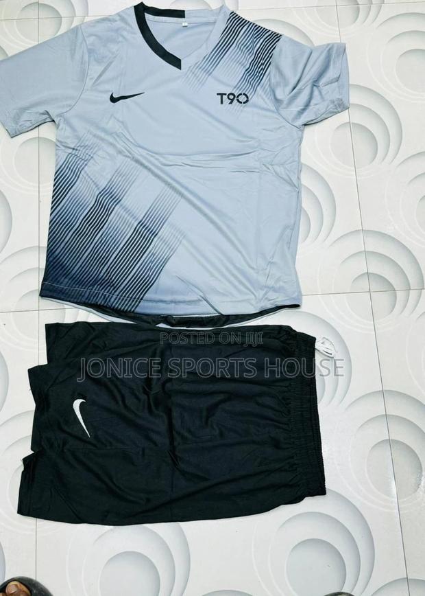 T90 Football Uniforms - thumbnail 4