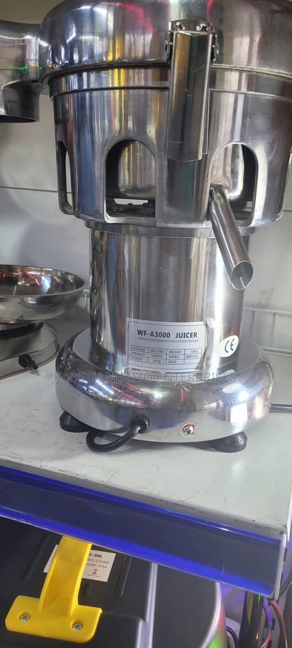Commercial Juicer Machine