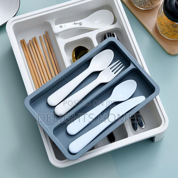 Expandable Kitchen Drawer Organizer / Cutlery Organizer*
