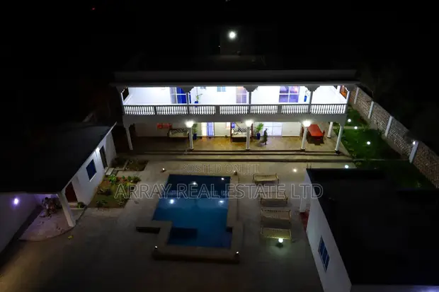 6bdrm Villa in Beachfront 6Br All, Town Centre for sale