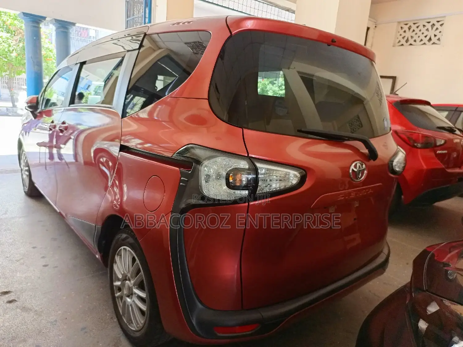 Toyota Sienta 1.5 FWD 2016 Burgundy