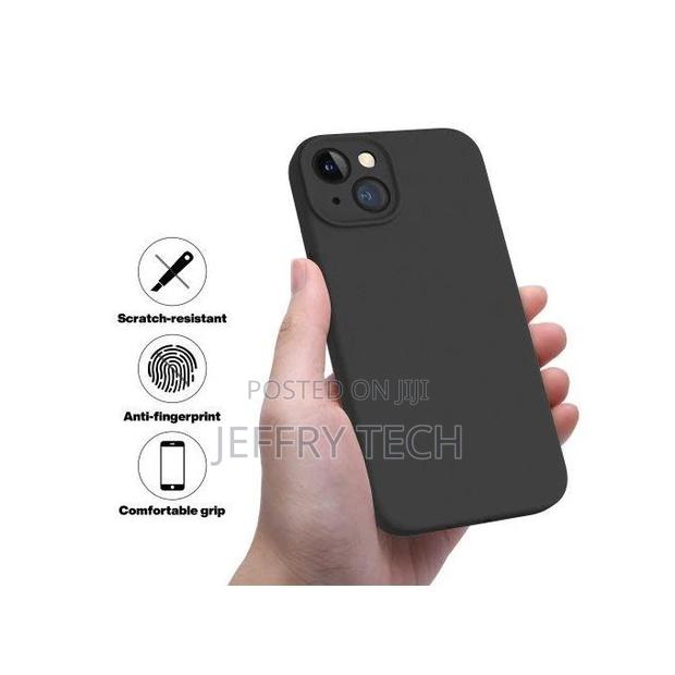 Smooth Liqiud Silicone Cover iPhone 15 Black No Logo - thumbnail 2