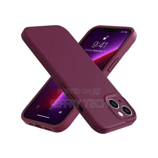 Smooth Liqiud Silicone Cover iPhone 15 Maroon No Logo Case