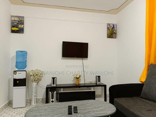 Cozy and Specious One Bedroom Airbnb in South B - thumbnail 4