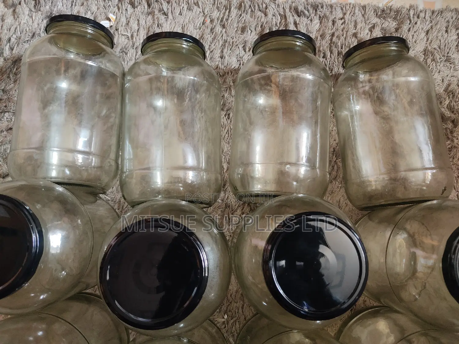 A Set of 12 Mason/Glass Jars 2000ml With Metal Black Lids