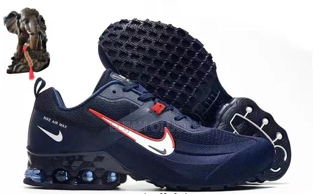 Nike Ultra - main view