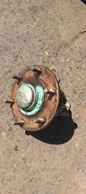 Mitsubishi L200 2007-2021 Front Wheel Hub.