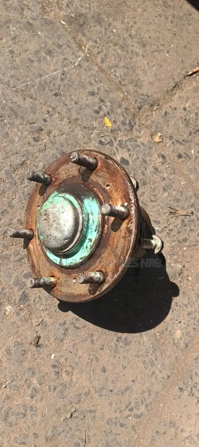 Mitsubishi L200 2007-2021 Front Wheel Hub.