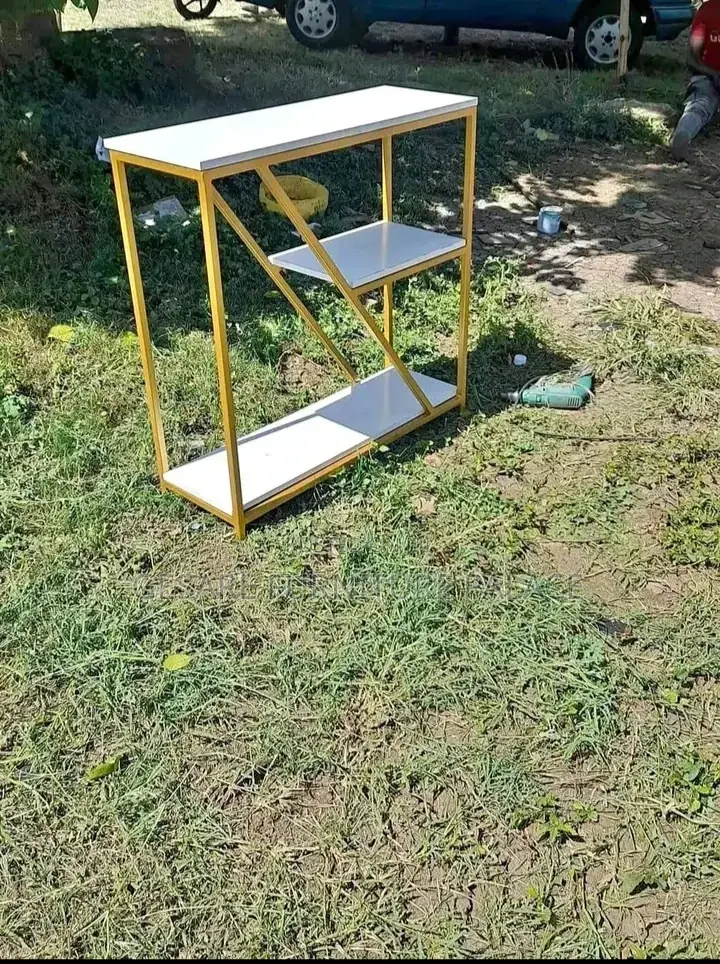 Manicure Table