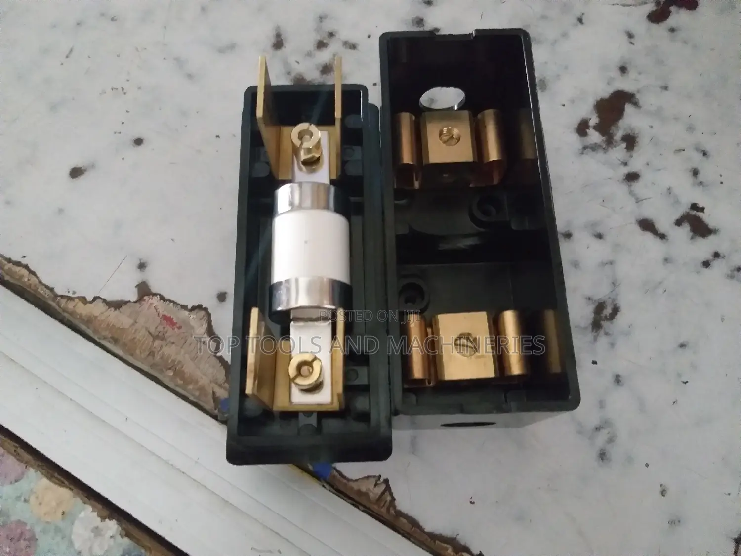 Fuse for 2 X 12v 200ah in Series With 100amp