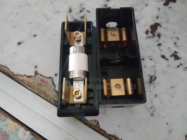 Fuse for 2 X 12v 200ah in Series With 100amp
