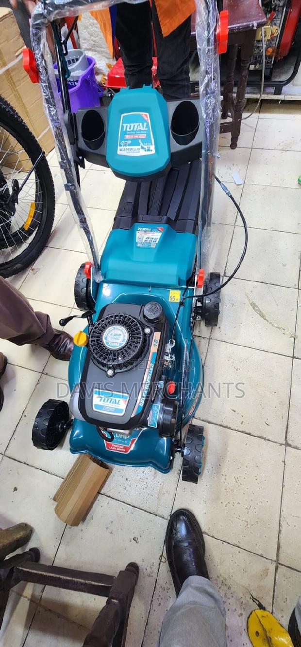 Gasoline Lawnmover - thumbnail 3