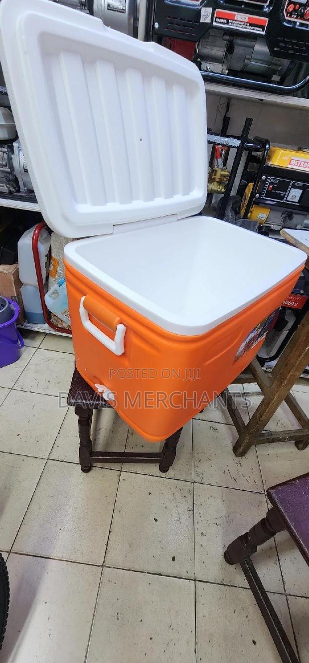 Ice Cooler Box - main view