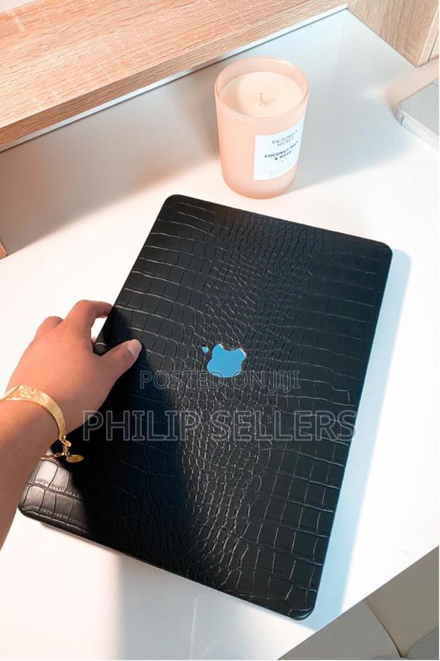 Case Macbook Apple Pro Air Croco BLACK - A2681 - main view