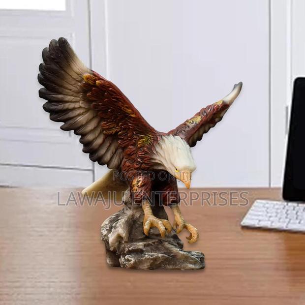 Creative Lucky Eagle Sculpture - main view
